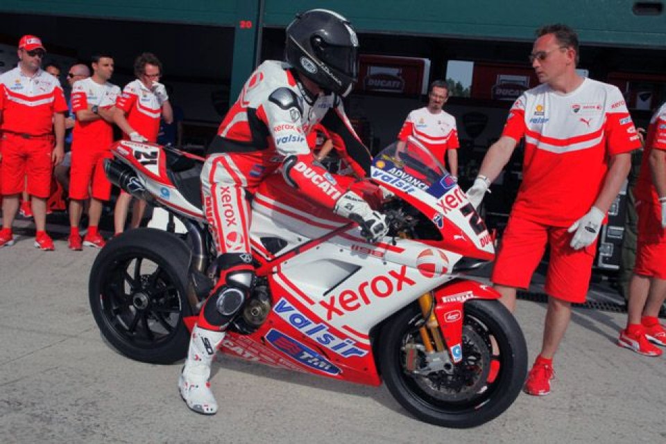 Moto - News: Casco nuovo per Bayliss