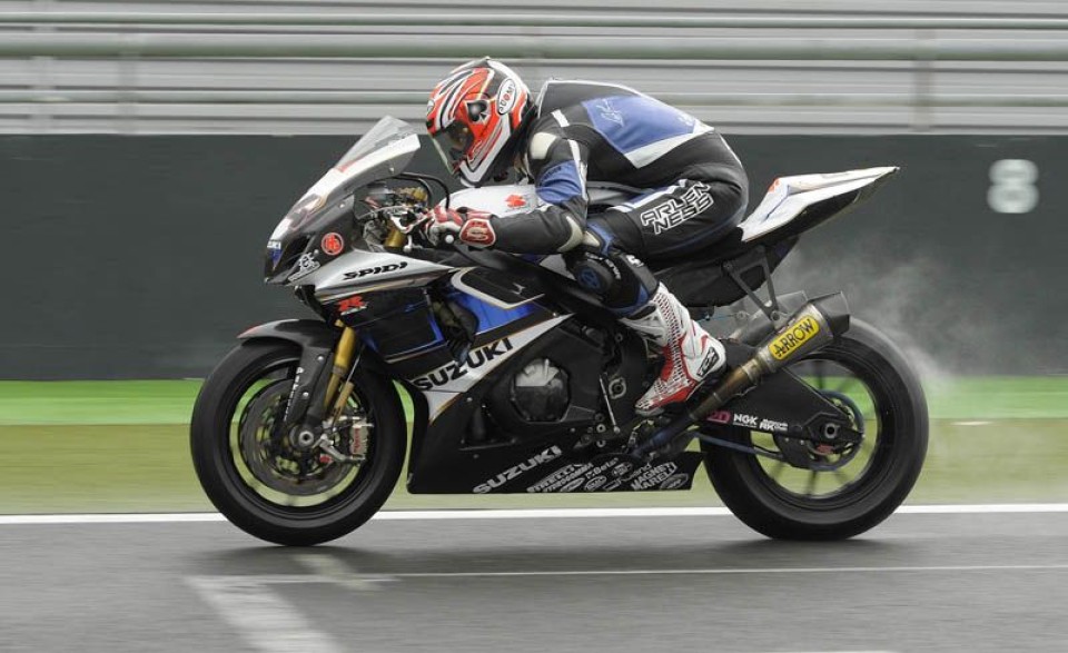 Moto - News: Fabrizio "Bene con la 4 cilindri"