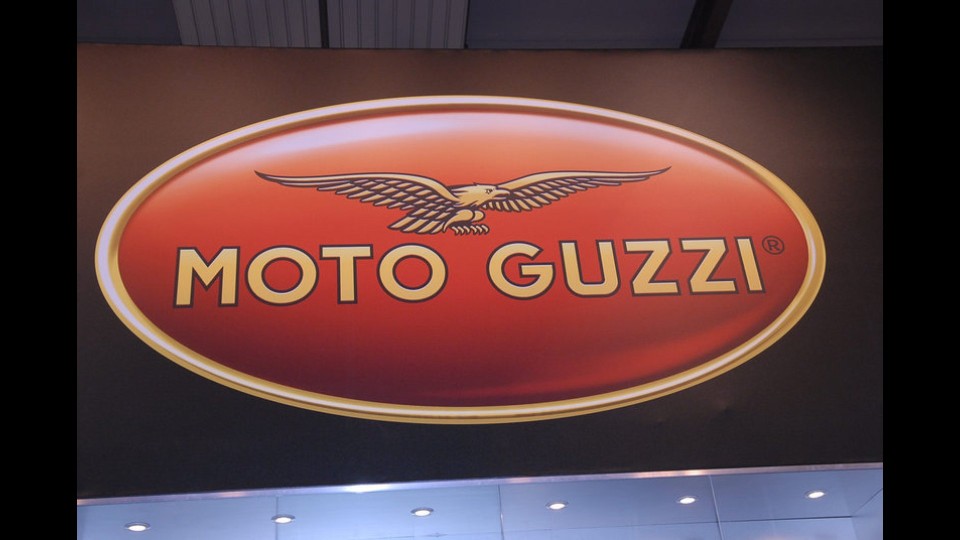 Moto - Gallery: Moto Guzzi a EICMA 2010