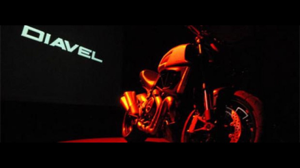 Moto - News: Ducati Diavel: la più Rossa delle novità 2011