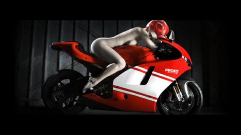 Moto - News: Ducati Art: Collezione "Desmo" by Elizabeth Raab