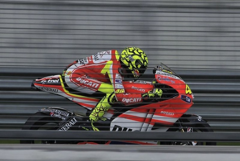 Moto - News: Rossi a Sepang: la fotogallery