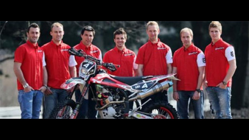 Moto - News: Il Team Ch Racing 2011 di Husqvarna Motorcycles