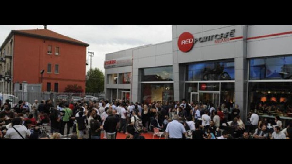 Moto - News: Luca Scassa e Yamaha inaugurano il 2011 del Red Point Cafè Milano