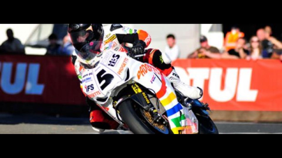 Moto - News: Tourist Trophy 2011: Qualifiche4, Anstey è il pilota da battere!