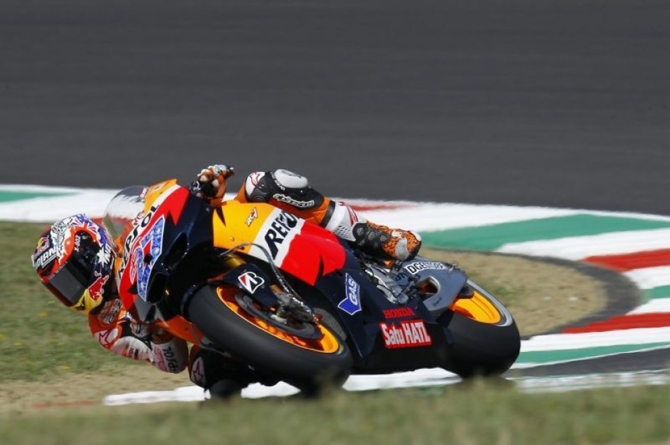 MotoGP: MotoGP: Stoner in pole, Rossi lontano