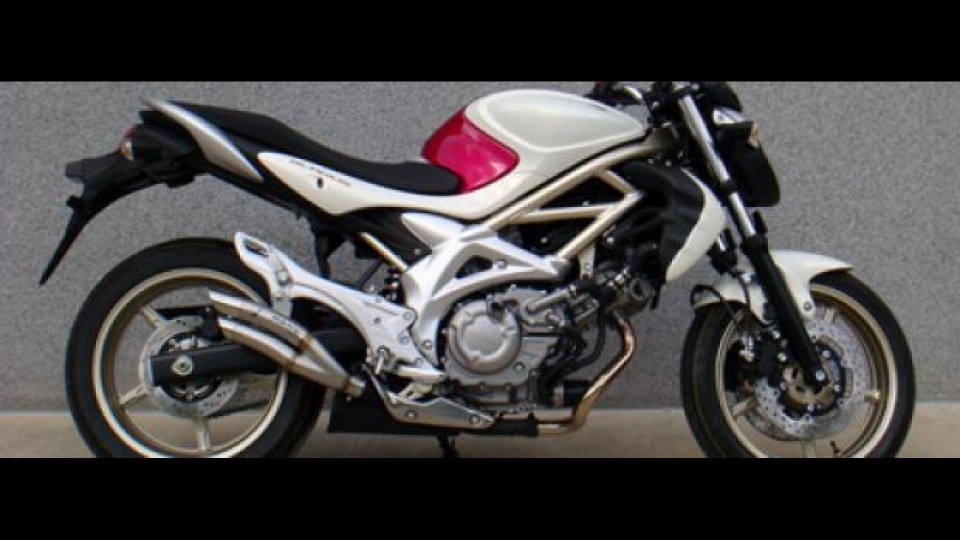 Moto - News: Silenziatore IxRace per Suzuki Gladius 650