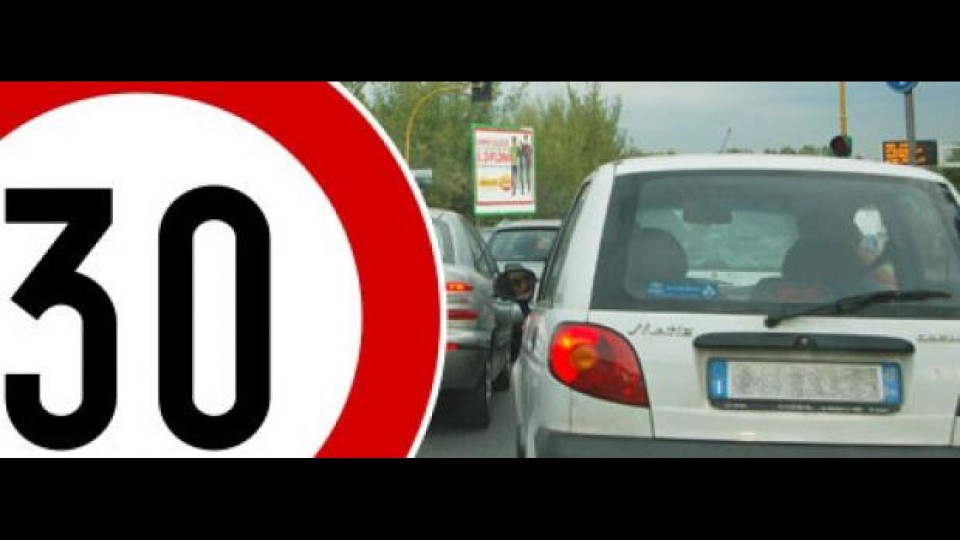 Moto - News: Unione Europea: in città a 30 km/h Moto - News: Unione Europea: in città a 30 km/h