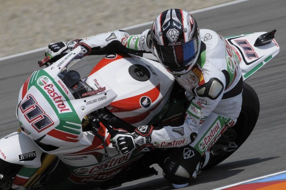 Moto - News: I medici fermano Xaus a Magny Cours