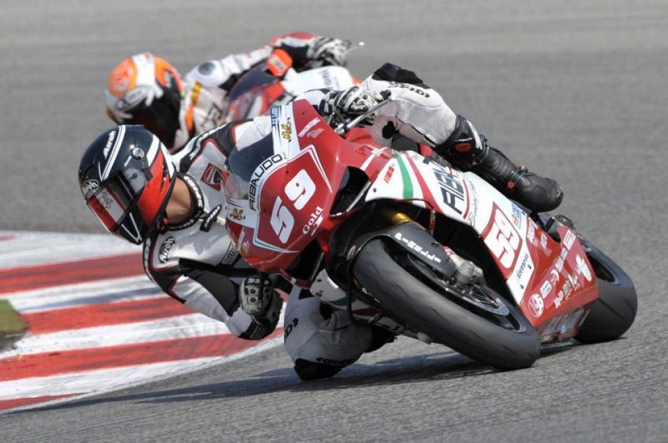 Moto - News: Nel 2012 in SBK il team Ducati Roma