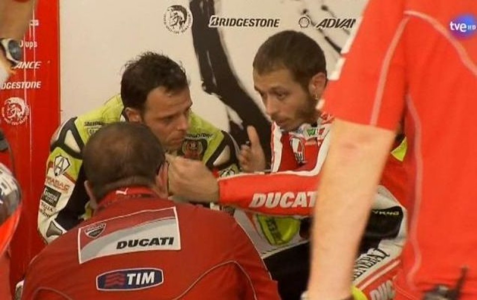 Moto - News: Rossi spiega a Capirex l'incidente