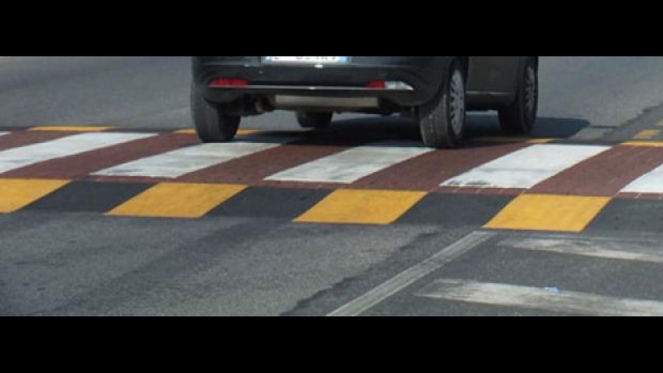 Moto - News: La vergogna dei dossi illegali Moto - News: La vergogna dei dossi illegali