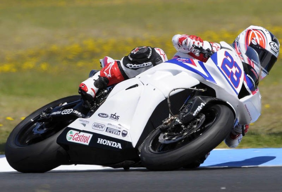 Moto - News: WSS: Cluzel e Lowes attaccano Parkes