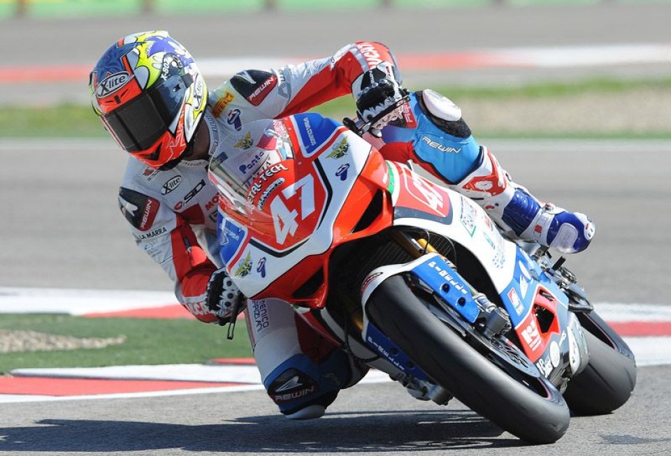 Moto - News: STK: La Marra (Team Italia) in pole