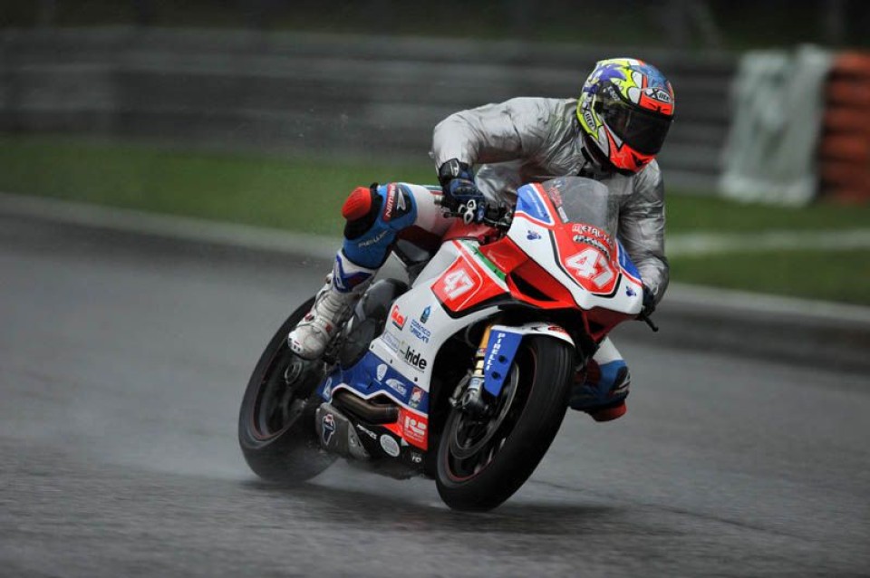 Moto - News: STK: Barrier in pole (con il dubbio)