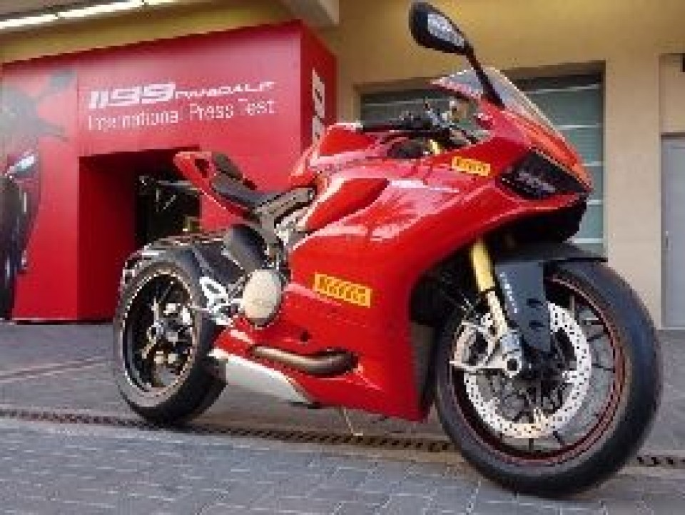 Moto - News: Mercato sport: resiste solo la Panigale