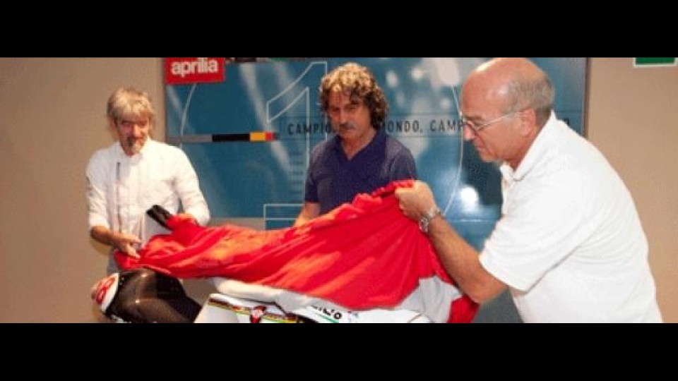 Moto - News: La Gilera RSA 250 di Sic è stata consegnata alla Fondazione Marco Simoncelli Moto - News: La Gilera RSA 250 di Sic è stata consegnata alla Fondazione Marco Simoncelli