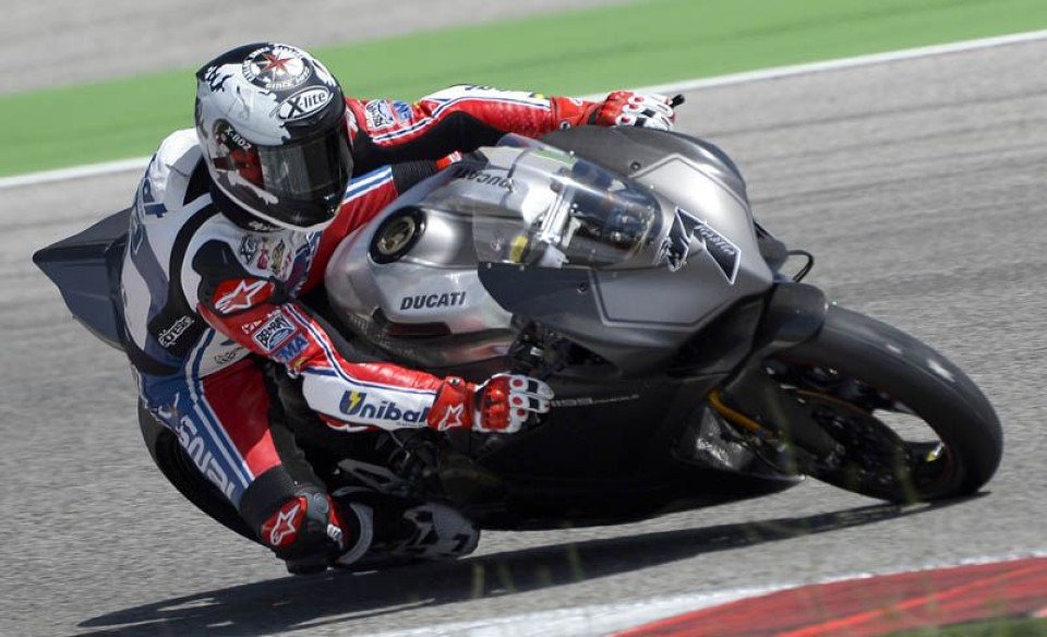 Moto - News: AAA Cercasi team per Ducati Panigale