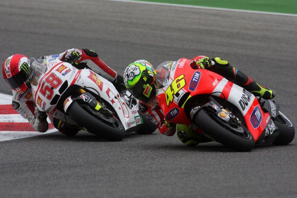 Rossi ricorda Sic: sportellate e risate