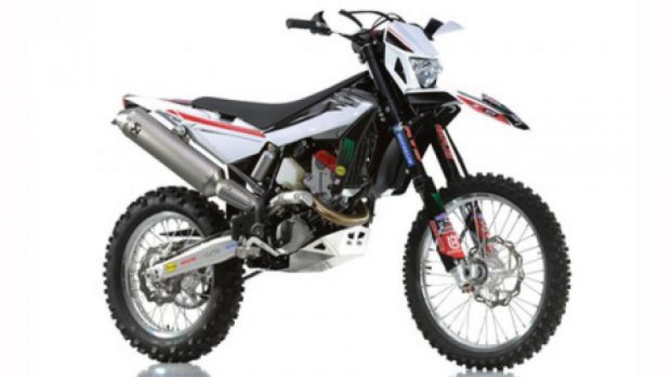 Moto - News: Husqvarna Racing Kit 2012