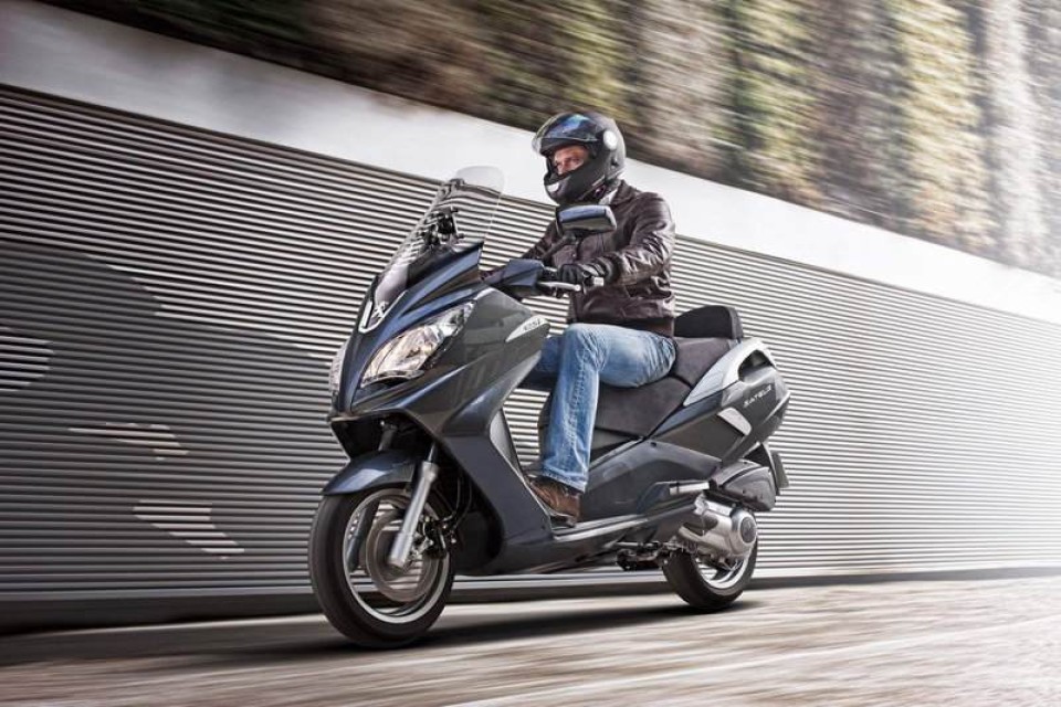 Moto - News: Peugeot Satelis 300: maxi-mini scooter