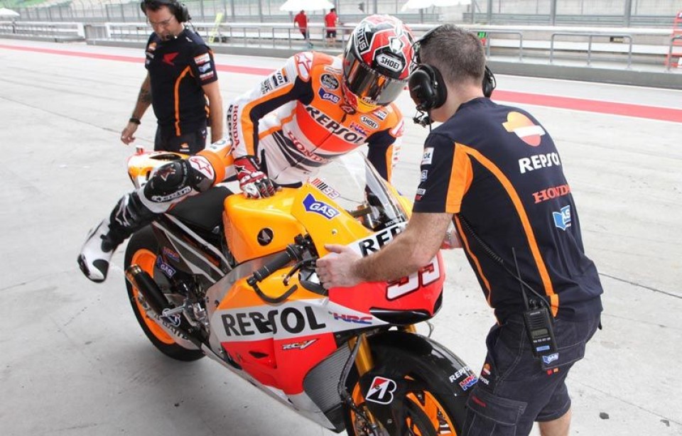 MotoGP: MotoGP: Marquez scavalca Rossi