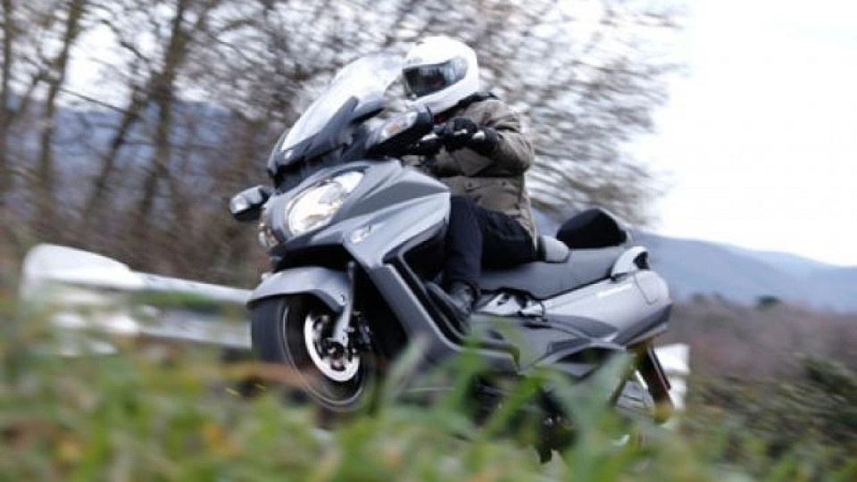 Moto - Test: Suzuki Burgman 650 Executive 2013 - TEST