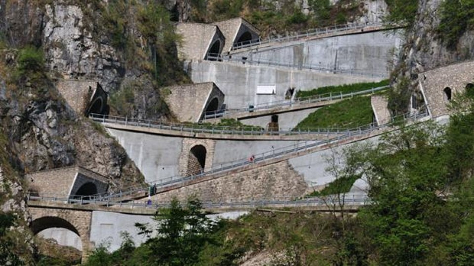 Moto - News: Passo San Boldo: olio su strada...