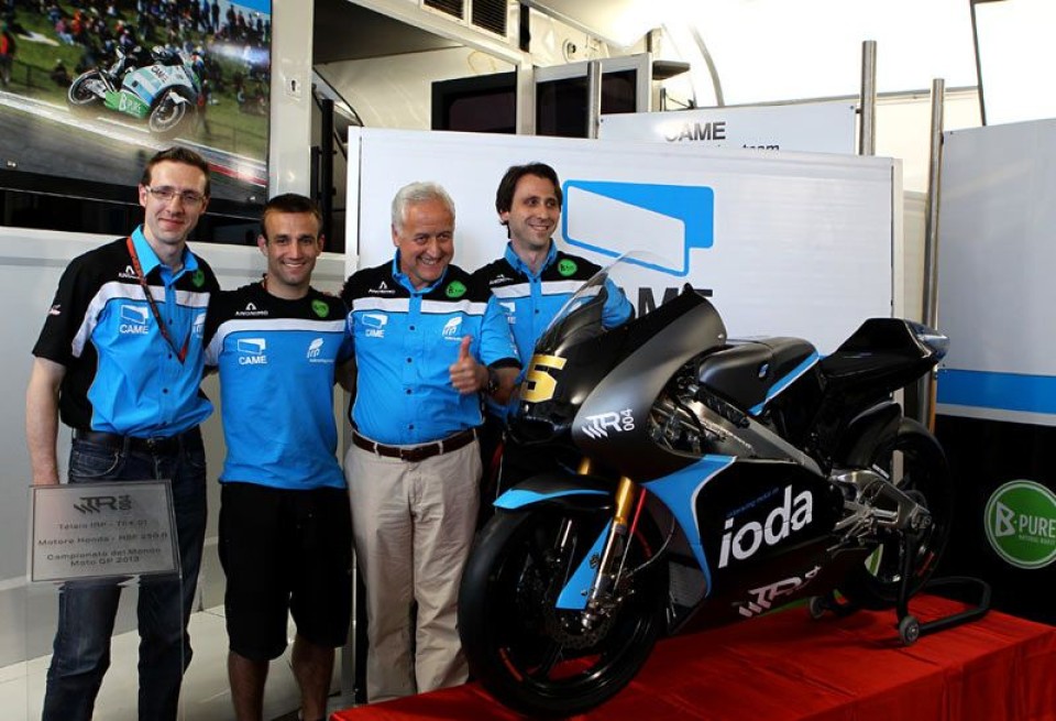 Moto - News: Moto3: Ioda presenta la nuova TR004