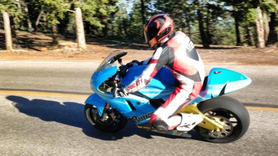 Moto - News: Pikes Peak: Carlin Dunne sulla Lightning elettrica più veloce delle moto tradizionali