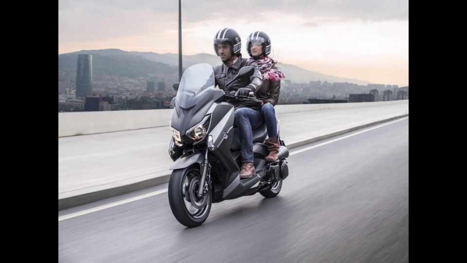 Moto - Gallery: Yamaha X-MAX 250 2014