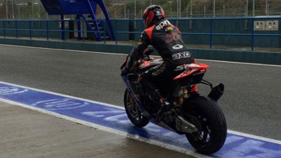 Moto - News: Test Superbike 2014, Jerez - Day1: Melandri scivola a 200 km/h, ma sta bene