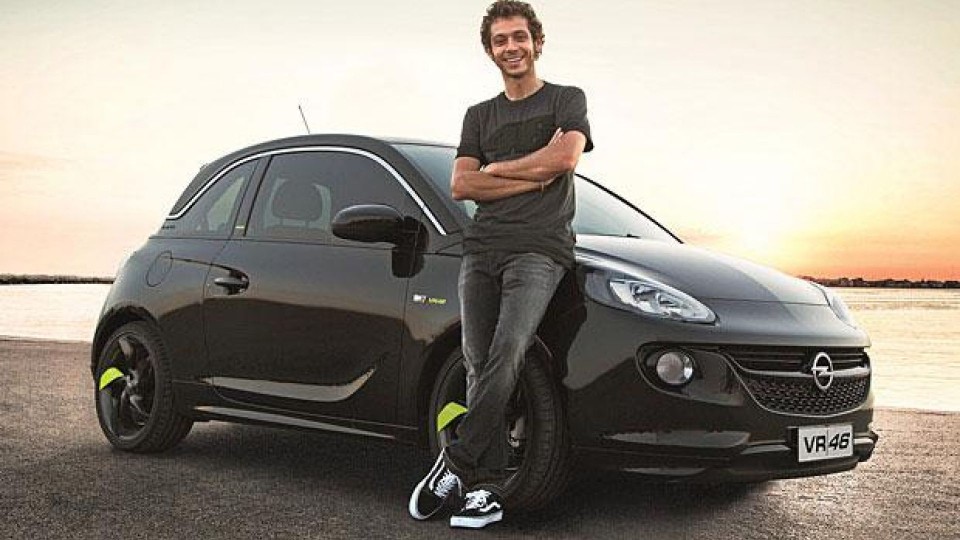 Moto - News: Valentino Rossi firma la Opel Adam VR|46 Limited Edition