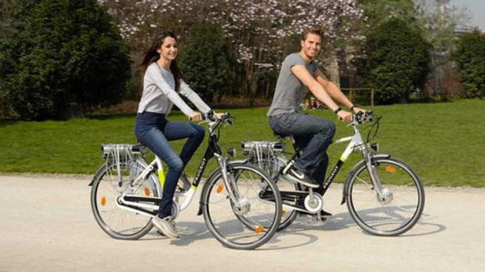 Moto - News: Bici elettriche a pedalata assistita: perché comprarle? 