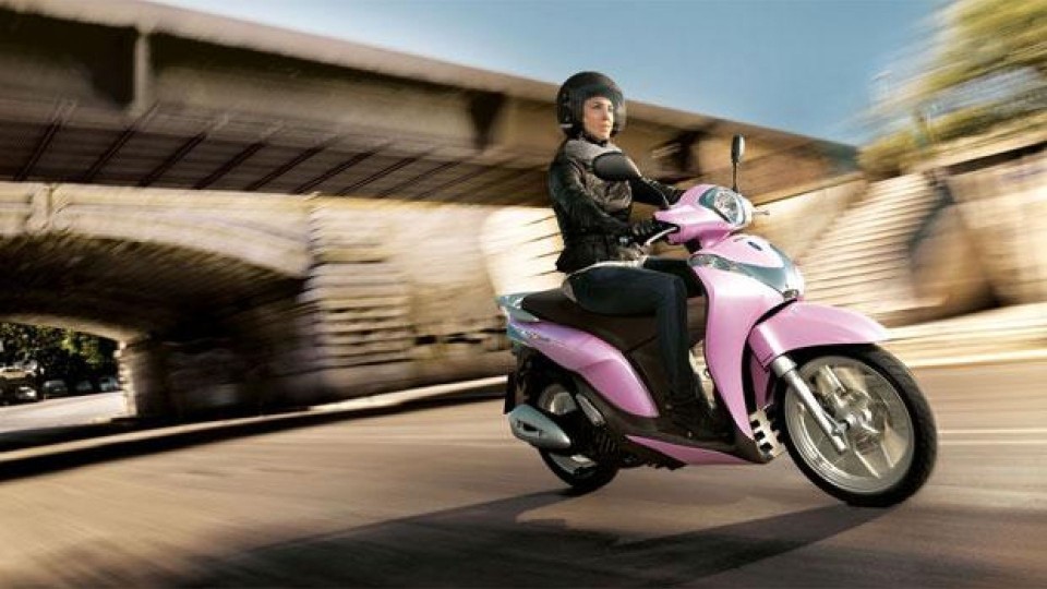 Moto - News: Limite di cilindrata in autostrada per moto e scooter: scende a 120 cc?