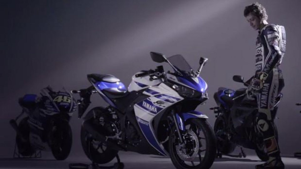 Moto - News: Yamaha R 25: nuovo spot con Valentino Rossi