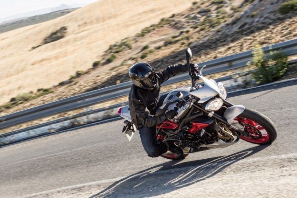 Moto - News: Triumph Street Triple RX: piccola peste