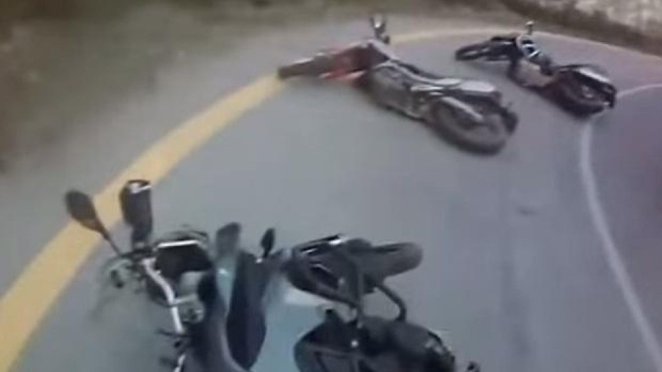 Moto - News: Tutti giù per terra - VIDEO