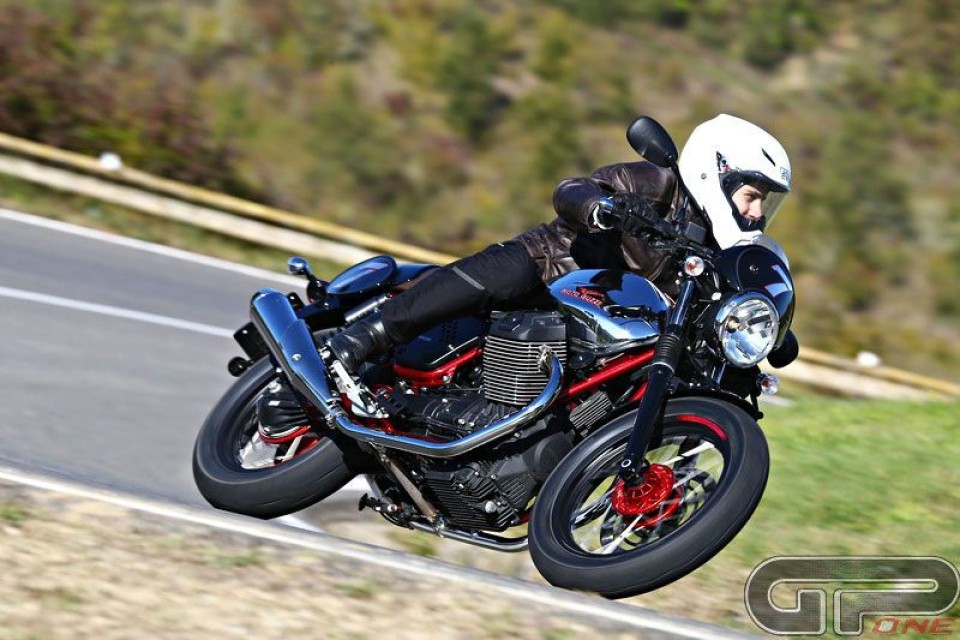 Moto - Test: Moto Guzzi V7 II: l'Aquila vola alta