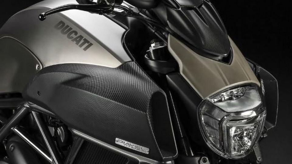 Moto - News: Ducati Diavel Titanium 2015