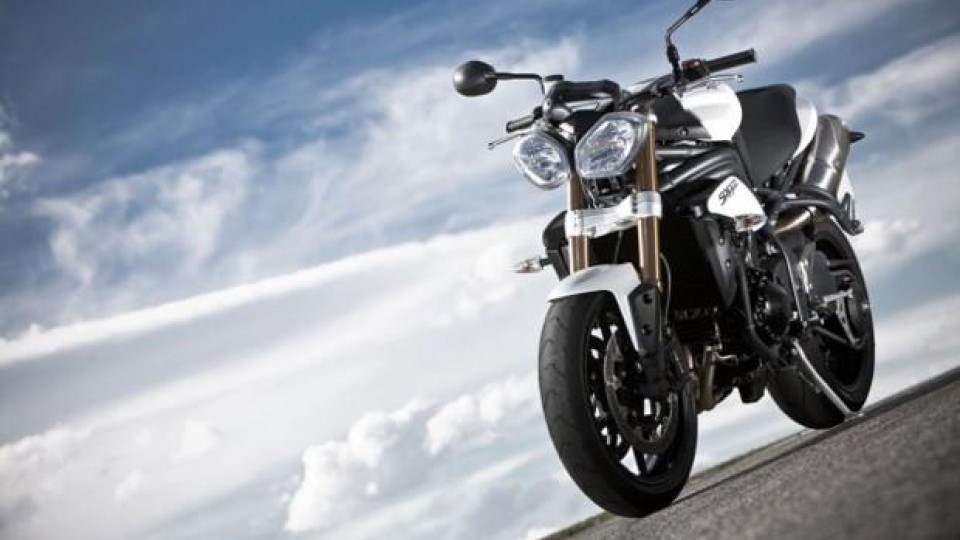 Moto - News: Triumph Speed Triple 2015: meno chili e più elettronica