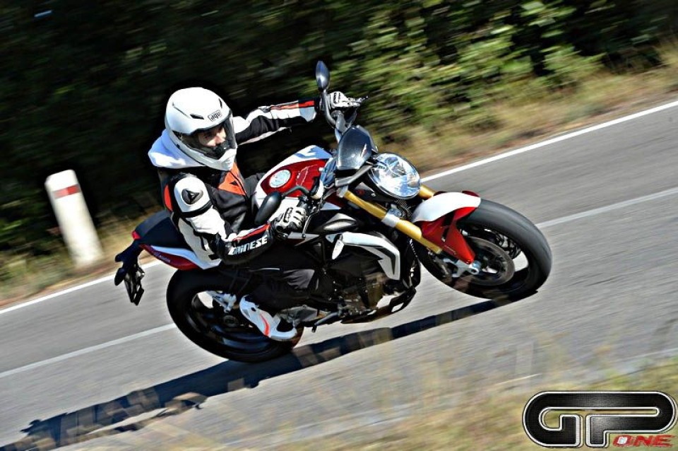 Moto - Test: Brutale e Dragster RR: pura adrenalina MV