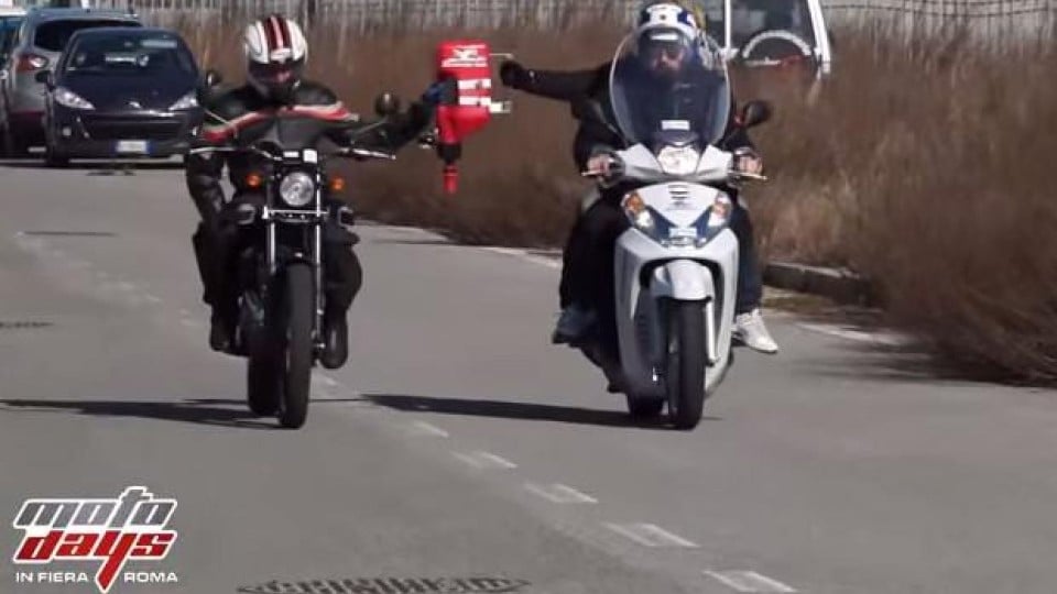 Moto - News: Motodays nel Guinness per il record di distanza percorsa in moto senza mani