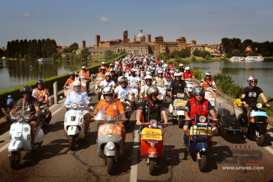 Moto - News: Vespa: la seduzione ha 69 anni