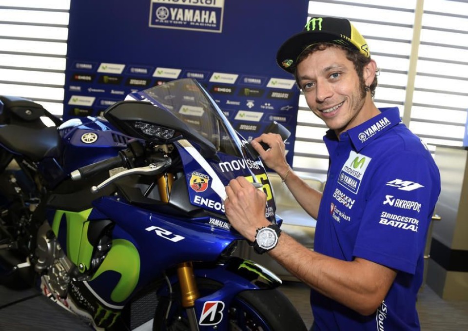 Moto - News: All'asta la R1 VR46 per i bimbi meno fortunati