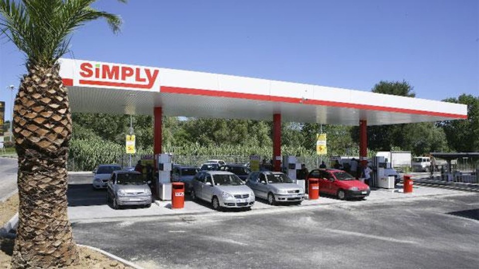 Moto - News: Benzina low cost alle pompe bianche? Indaga la Finanza