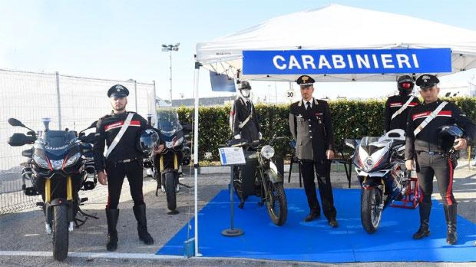 Moto - News: L'Arma dei Carabinieri alla MotoGP, con Caponord ed F4