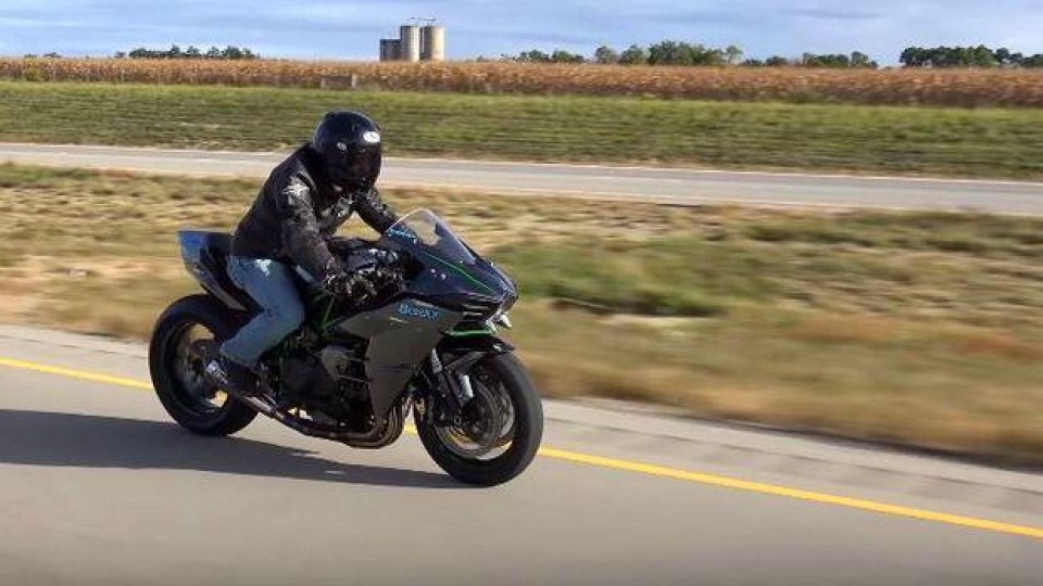 Moto - News: Kawasaki Ninja H2 più veloce della H2R, grazie ad un kit da 3.500 euro