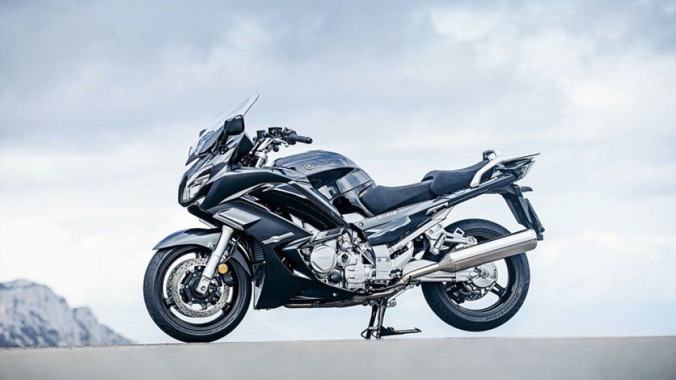 Moto - News: Yamaha svela la FJR1300 2016