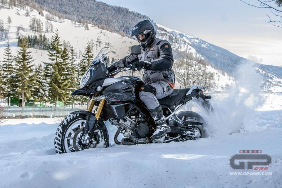 Moto - News: ECCOLA Suzuki V-Strom 650XT ABS Fun Ride 